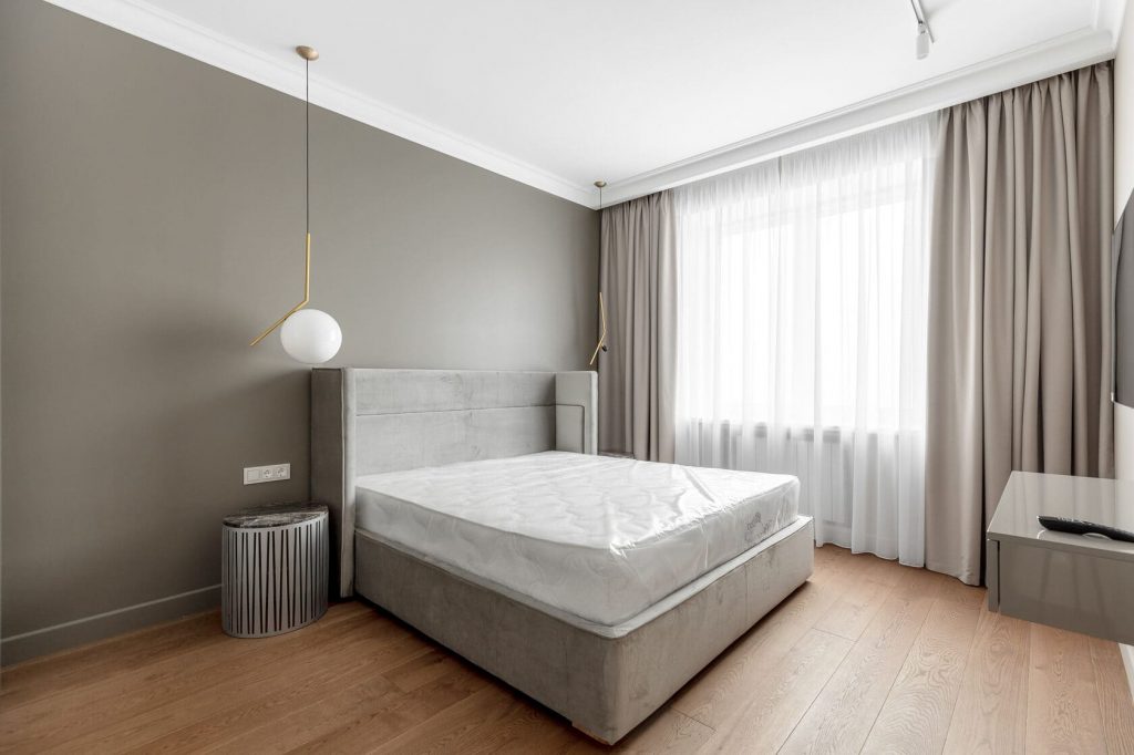 ремонт спальни в трехкомнатной квартире