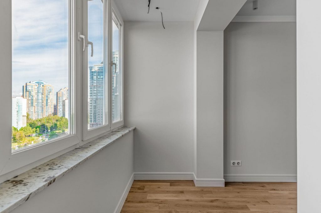 Ремонт балкона в евродвушке