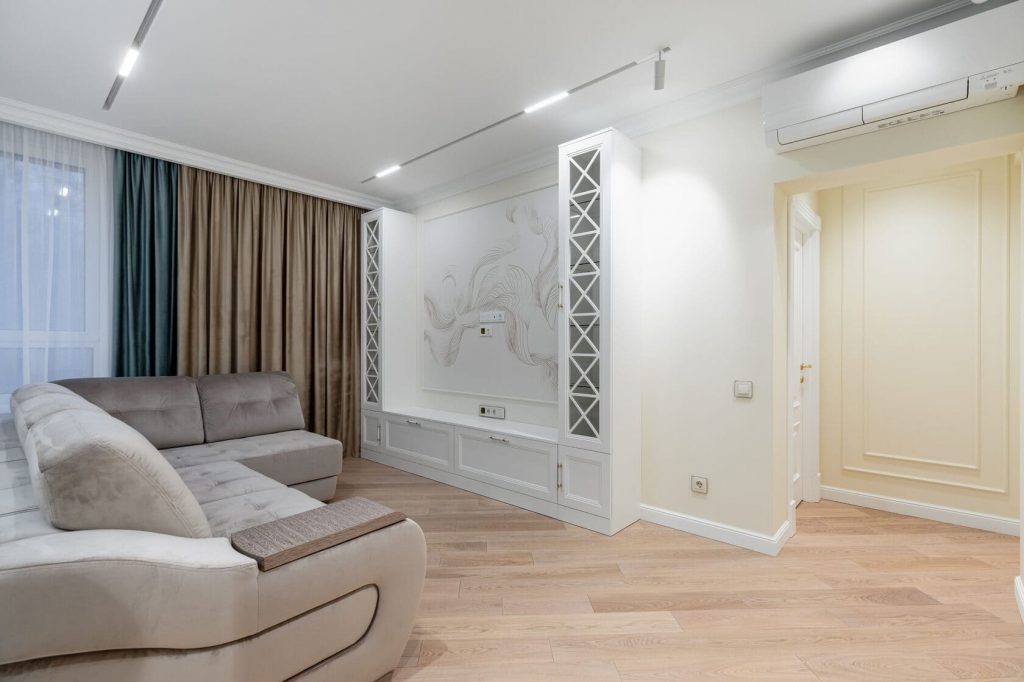 ремонт зала в четырехкомнатной вторичке в Москве