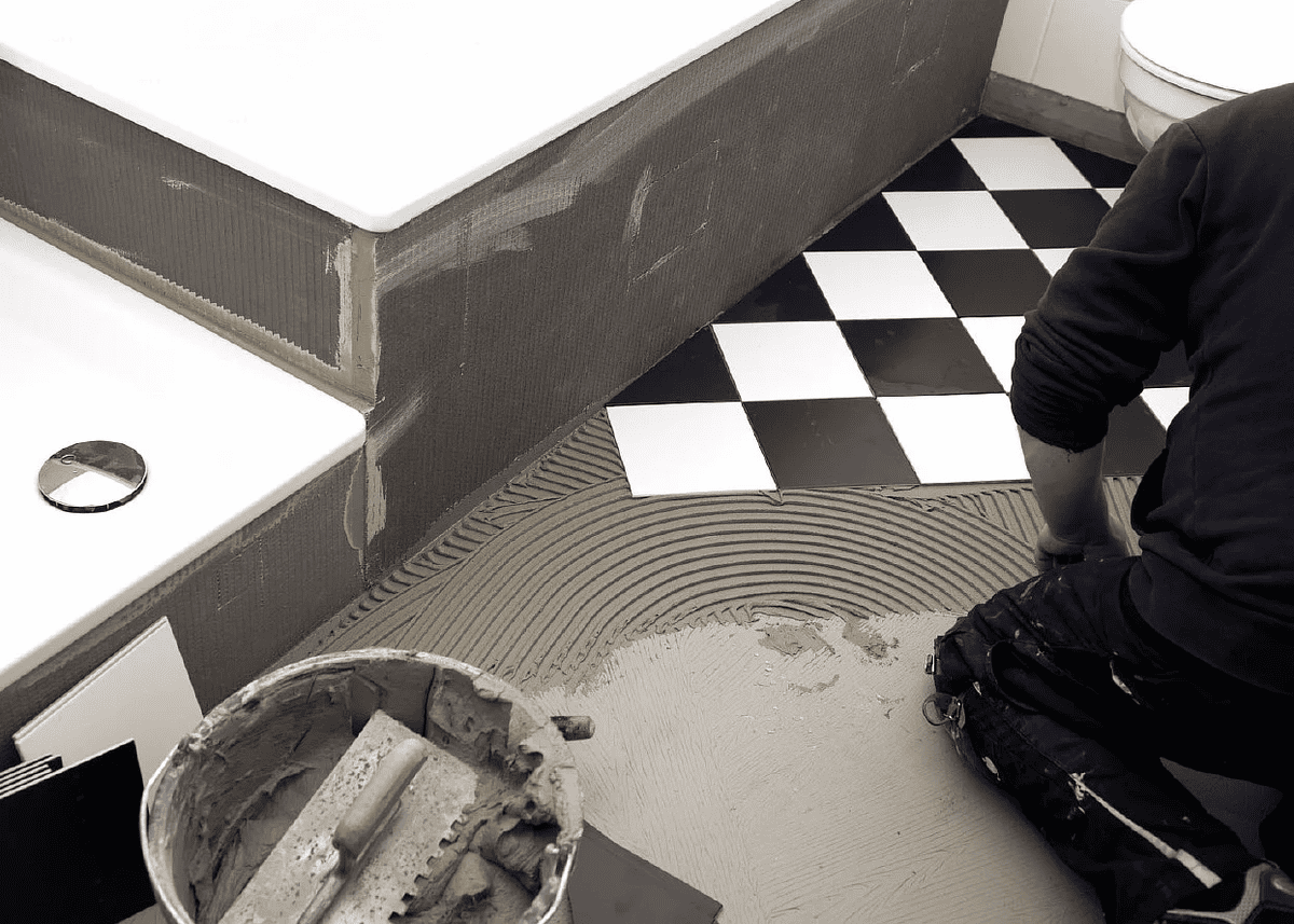 Все об укладке плитки на пол в ванную